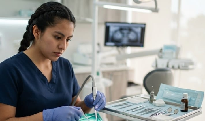 Asistente Dental ​El Centro Médico Odontológico Americano
